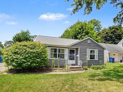 121 N Ridgeway Dr