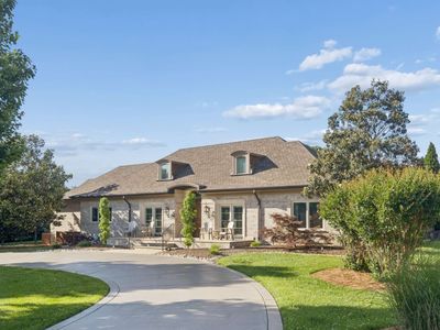 2600 Tyne Blvd