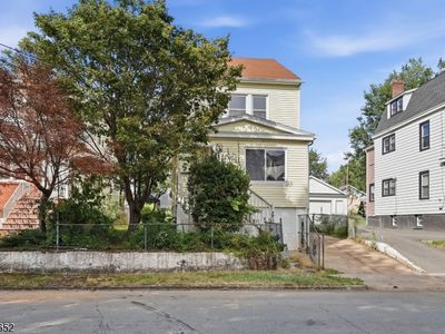 82 Berkshire Pl