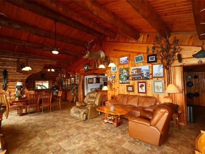 6042 Highway 83 N