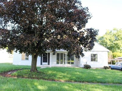 17 Hollister St