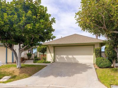 2070 Rue De La Montagne