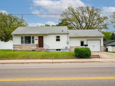 216 2nd Ave N