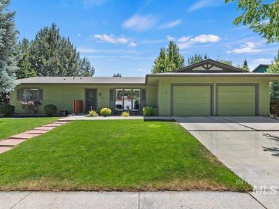 1735 E Melody St