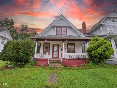 536 Acklin Ave