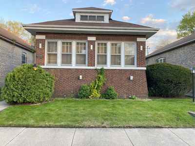 1225 E 71st Pl