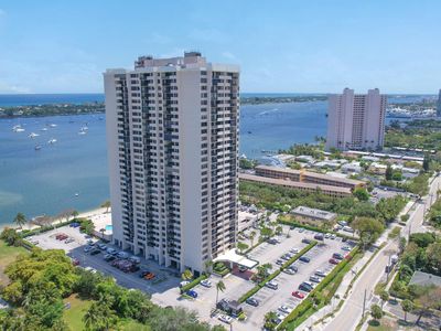 5600 N Flagler Drive #802