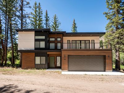 945 W Clear Creek Canyon Rd