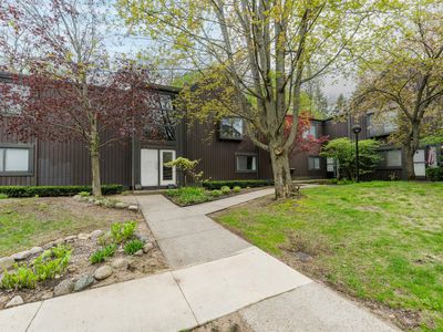 114 Lanark Ct APT C