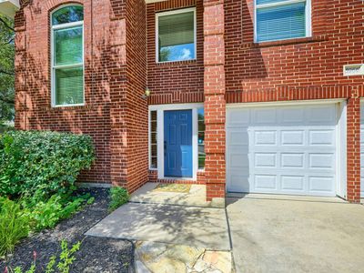 5966 Mesa Verde Cir