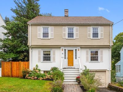15 Eustis St