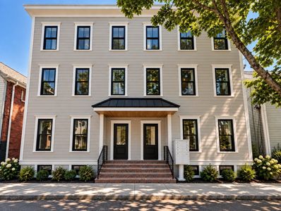 15 Hunting St APT 2