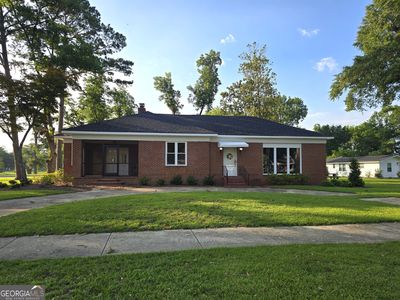 834 Academy Dr