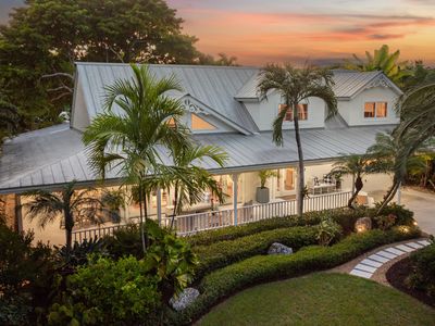 130 Palm Ln