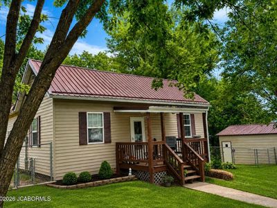 502 E Main St
