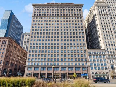 330 S Michigan Ave APT 1809