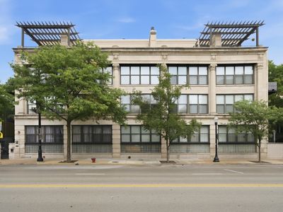 1525 S Michigan Ave APT 212