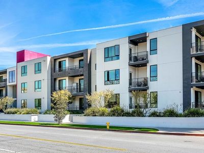 5110 Whitsett Ave #303