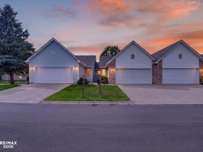 1074 Julie Dr