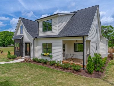 710 N Main St