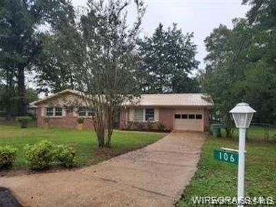 Property at 106 Greenwood Ct, Ozark, AL