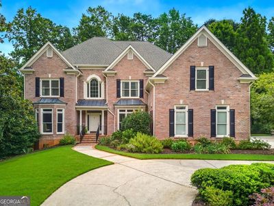 5570 Stoneleigh Dr