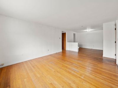 11 Colonial Village Dr APT 8