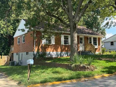 4015 Noel Pl