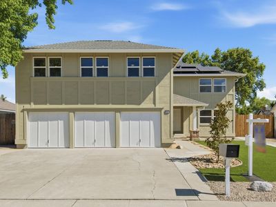 851 Tennis Ln