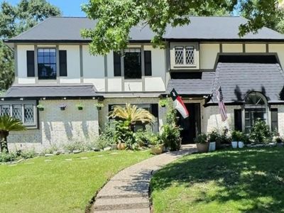 2511 Woodvale Dr