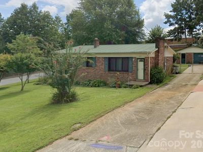 325 Swanson Dr SW