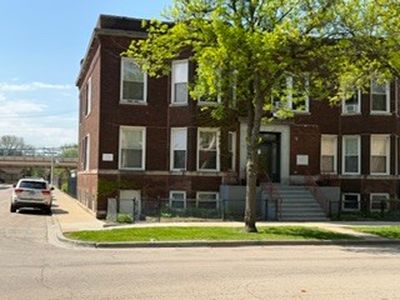 2833 W Walnut St