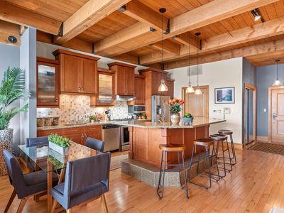 601 East Erie STREET #313