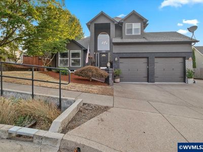 1200 NW Thorn Dr