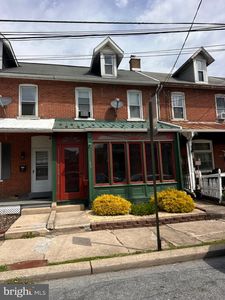 49 E Washington St