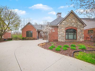 5496 Pinnacle Ct
