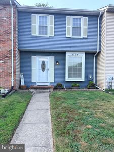 654 Paddle Wheel Ct W