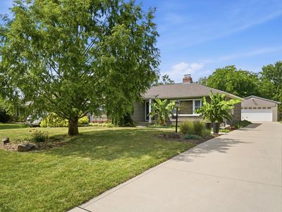 622 E Beaumont Rd
