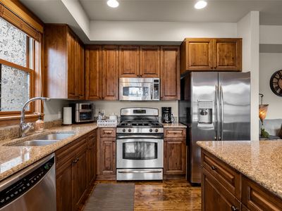 6300 Locarno Dr APT J