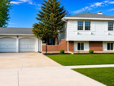 1360 Devonshire Ln