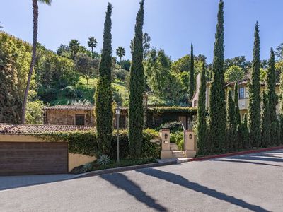 2601 Outpost Dr