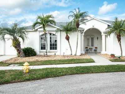 622 Mirror Lakes Falls Ct