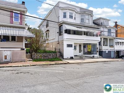 216 W Bertsch St