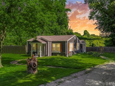 1043 Farmview Dr