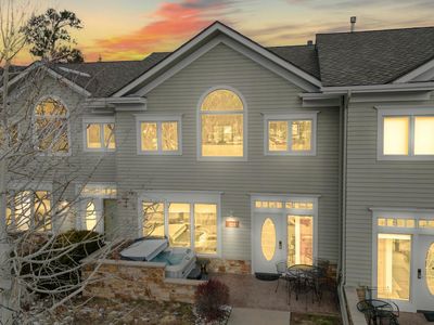 325 Overlook Ct
