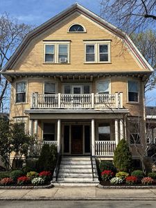 93 Moraine St