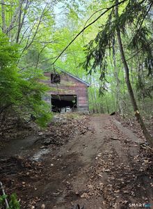 33 Davis Road