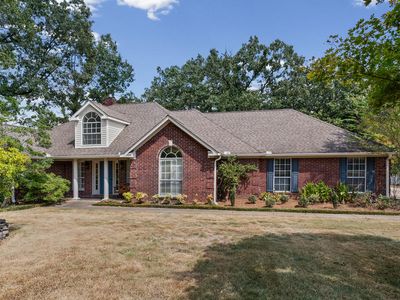 607 Royal Oaks Dr