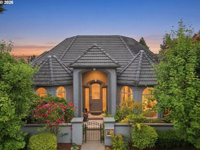 2216 Lakeview Dr