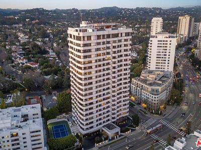 10601 Wilshire Blvd APT 1603